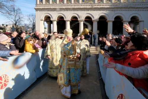 Praznicul luminos al Botezului Domnului pe Colina Bucuriei din Capitală Poza 320566