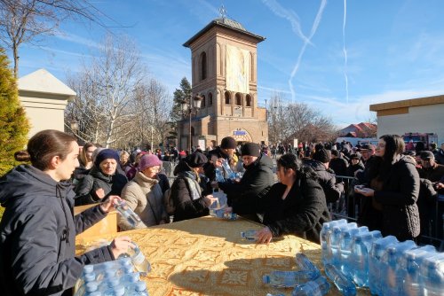 Praznicul luminos al Botezului Domnului pe Colina Bucuriei din Capitală Poza 320568