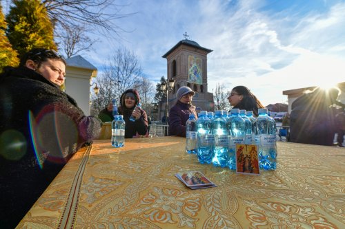 Praznicul luminos al Botezului Domnului pe Colina Bucuriei din Capitală Poza 320573