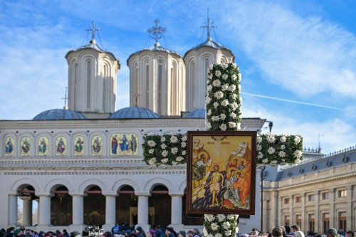 Praznicul luminos al Botezului Domnului pe Colina Bucuriei din Capitală Poza 320599