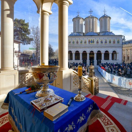 Praznicul luminos al Botezului Domnului pe Colina Bucuriei din Capitală Poza 320601