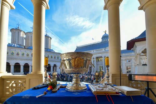 Praznicul luminos al Botezului Domnului pe Colina Bucuriei din Capitală Poza 320602