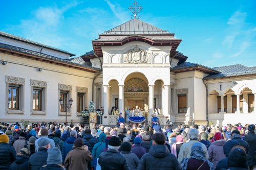 Praznicul luminos al Botezului Domnului pe Colina Bucuriei din Capitală Poza 320612