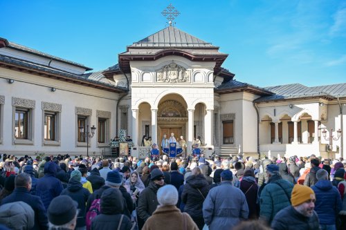 Praznicul luminos al Botezului Domnului pe Colina Bucuriei din Capitală Poza 320617