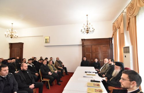 Adunarea eparhială a Arhiepiscopiei Râmnicului Poza 321159