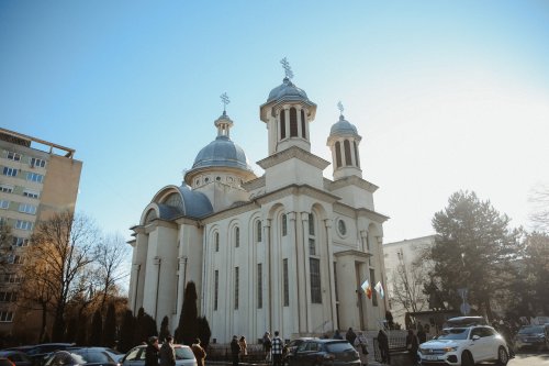 Binecuvântare arhierească în Parohia „Nașterea Domnului” din Cluj-Napoca Poza 321145