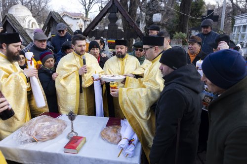 Slujbe de pomenire pentru poetul Mihai Eminescu în Capitală Poza 321213