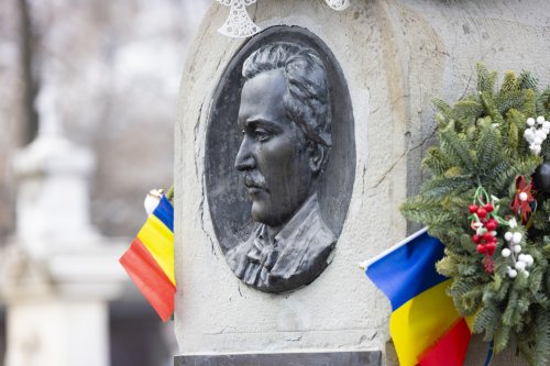 Slujbe de pomenire pentru poetul Mihai Eminescu în Capitală Poza 321216