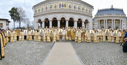 Liturghie solemnă dedicată Centenarului Patriarhiei Române