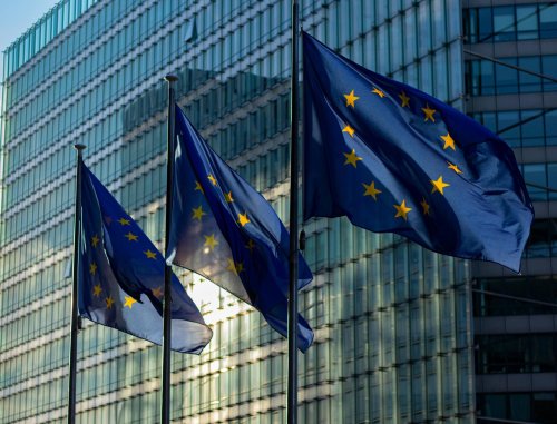Peste 50% dintre români au o imagine pozitivă despre UE