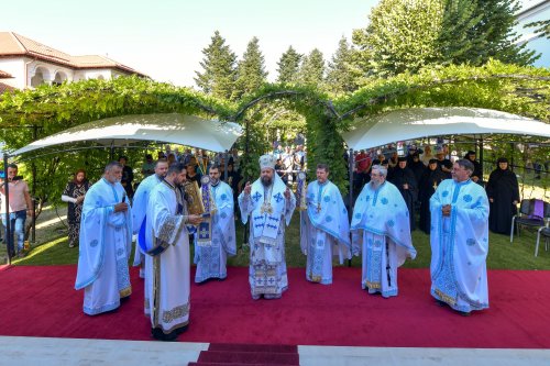 Slujire arhierească la hramul Mănăstirii Ghighiu 