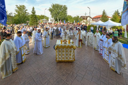 Biserica parohiei ilfovene Boltașu a primit veșmântul sfințeniei