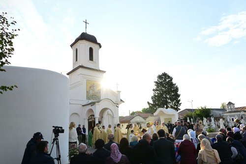 Sfințirea unei biserici înnoite din judeţul Ilfov