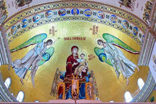 Sfinţii, mărturisitori şi apărători ai dreptei credinţe