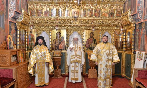 „Omul se îmbogăţeşte în Dumnezeu prin rugăciune, milostenie şi recunoştinţă”