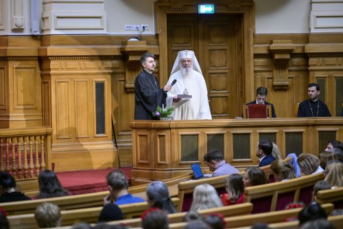 Sfântul Nicolae - icoană a iubirii milostive și model pentru copii, tineri și adulți