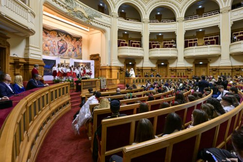 „Sfântul Nicolae în mijlocul copiilor” pe Colina Bucuriei