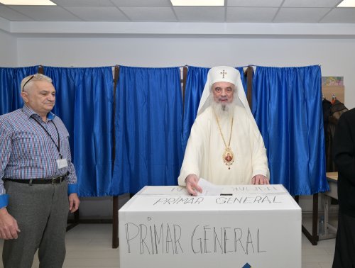 Patriarhul României a votat la alegerile locale parţiale din Bucureşti