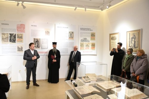 Expoziție de carte veche la Muzeul Național al Literaturii Române