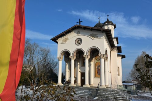 Sclipirile Luminii: Biserica Măicăneasa din Bucureşti