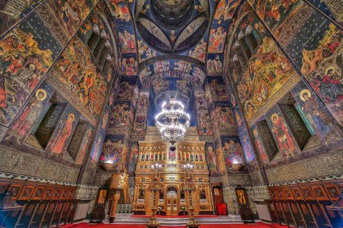 În căutarea sfințeniei