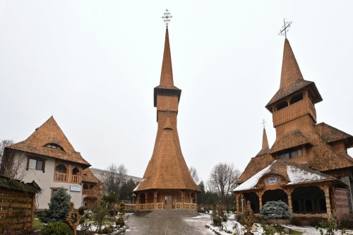 Sclipirile Luminii: Parohia „Sfinţii Trei Ierarhi”- Fundeni din Bucureşti