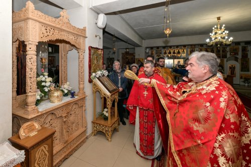 Hram și sfințire de raclă la Parohia Bărbătescu Vechi din București