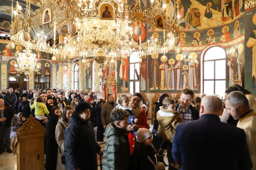 Binecuvântare și ocrotire pentru familiile din cartierul sibian Turnișor Poza 357354