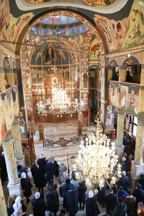 Binecuvântare și ocrotire pentru familiile din cartierul sibian Turnișor Poza 357355