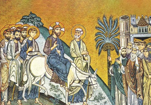 „Osana! Bine este cuvântat Cel ce vine întru numele Domnului!”