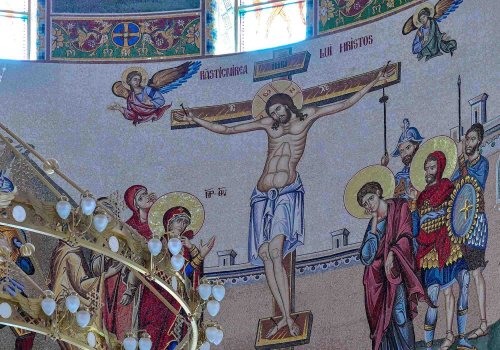 Cu Hristos pe calea Crucii către Înviere