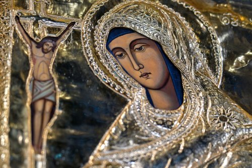 Prin Cruce, Hristos ne-a izbăvit