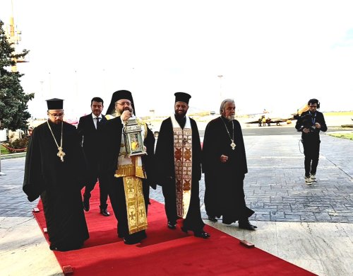 Sfânta Lumină a ajuns în România