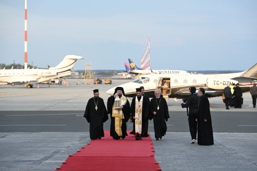 Sfânta Lumină a ajuns în România