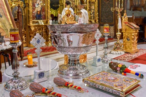 Programul liturgic al sărbătorii Izvorul Tămăduirii la Catedrala Patriarhală „Sfinții Împărați Constantin și Elena” (17 aprilie 2026)