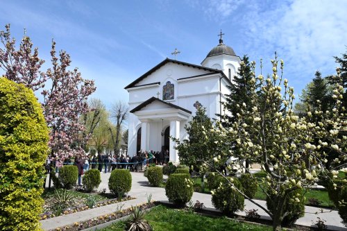 Sclipirile Luminii: Mănăstirea Ghighiu