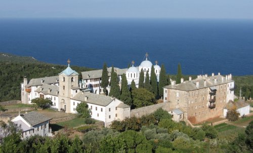 Dorul românesc al sihăstriei întruchipat de Schitul Prodromu din Sfântul Munte Poza 362396
