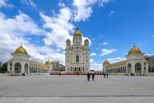 Lucrările de pictură la Catedrala Națională continuă de sărbătoarea Înălțării Domnului