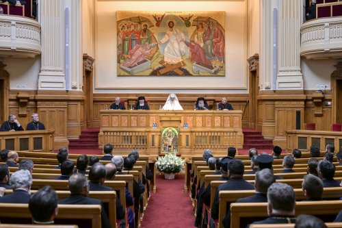 Familia creştină - „Biserica de acasă şi prima şcoală a credinţei şi a iubirii darnice”