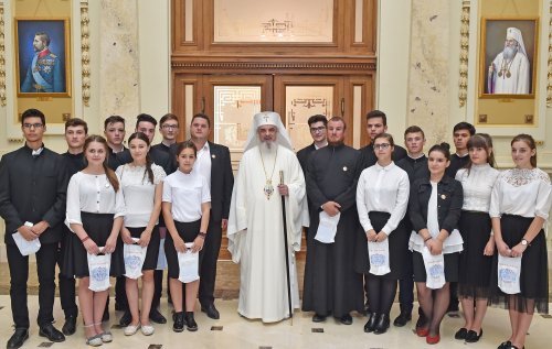 Binecuvântare și încurajare pentru elevii aflați în perioada examenelor