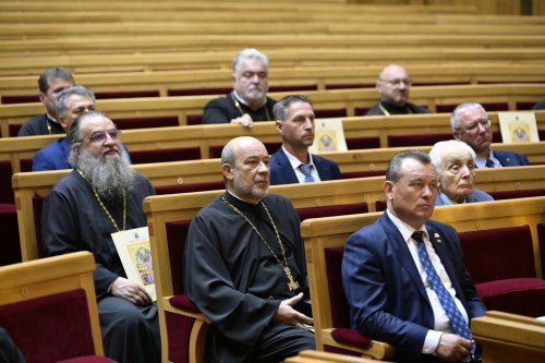 Constituirea noii Adunări eparhiale a Arhiepiscopiei Bucureștilor Poza 364171