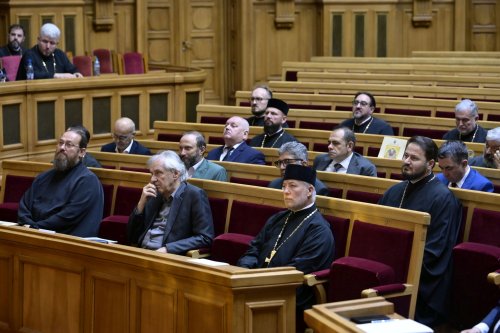 Constituirea noii Adunări eparhiale a Arhiepiscopiei Bucureștilor Poza 364173