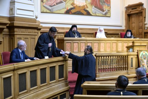 Constituirea noii Adunări eparhiale a Arhiepiscopiei Bucureștilor Poza 364177