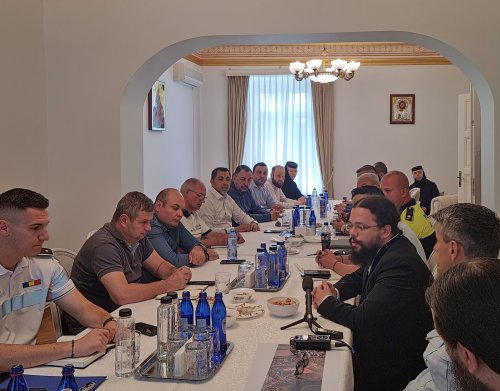 Ședință organizatorică la Mănăstirea Pasărea