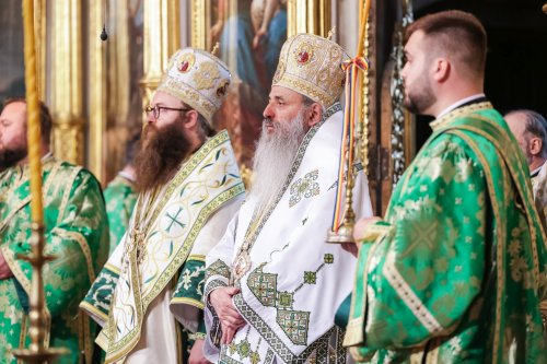 Slujire a unui ierarh eston la Catedrala Mitropolitană din Iași Poza 364285