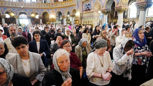 Șase arhierei au liturghisit la hramul Catedralei Mitropolitane „Sfânta Treime” din Sibiu Poza 364367