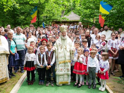 Sărbătoarea tinerilor la Mănăstirea Buciumeni Poza 364440