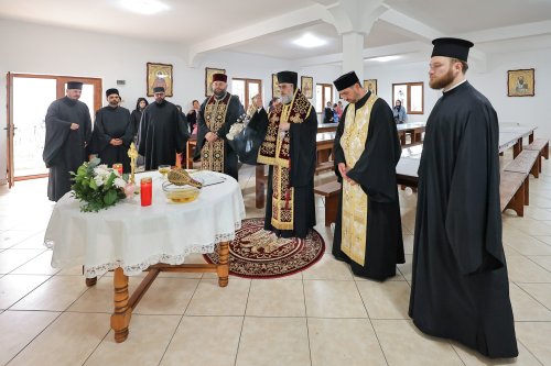 Sfinţirea unei biserici din județul Vrancea Poza 364437