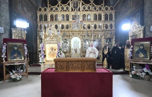 Sfintele Cuvioase Filofteia și Elisabeta de la Pasărea - monahii mult rugătoare, milostive şi făcătoare de minuni