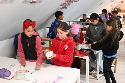 Biserica, polul binelui în comunitatea din Crucea Poza 365800